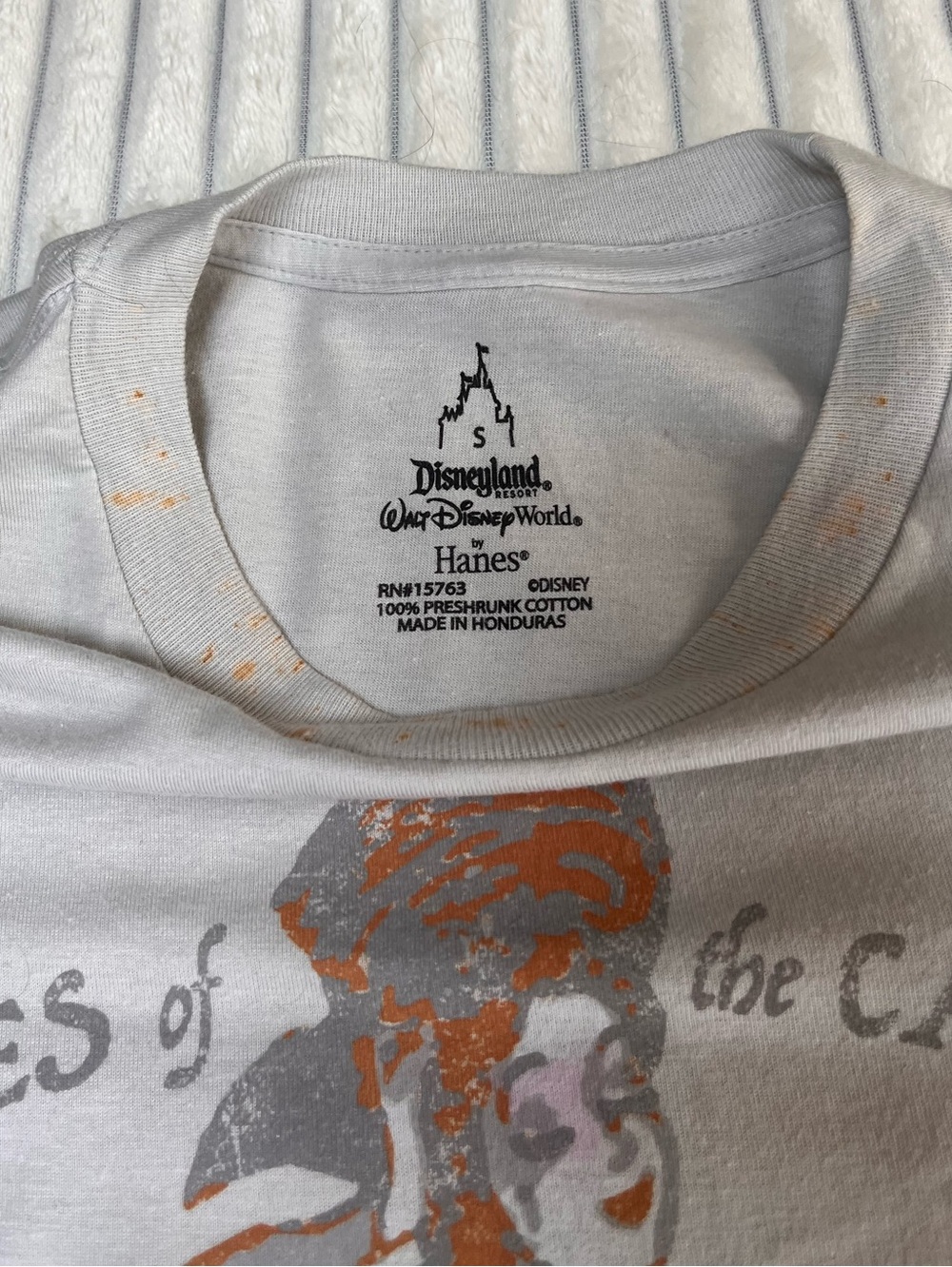 Disney Hanes Grey Graphic Pirates of the Caribbean Redhead T-Shirt Size Small - Picture 8 of 13